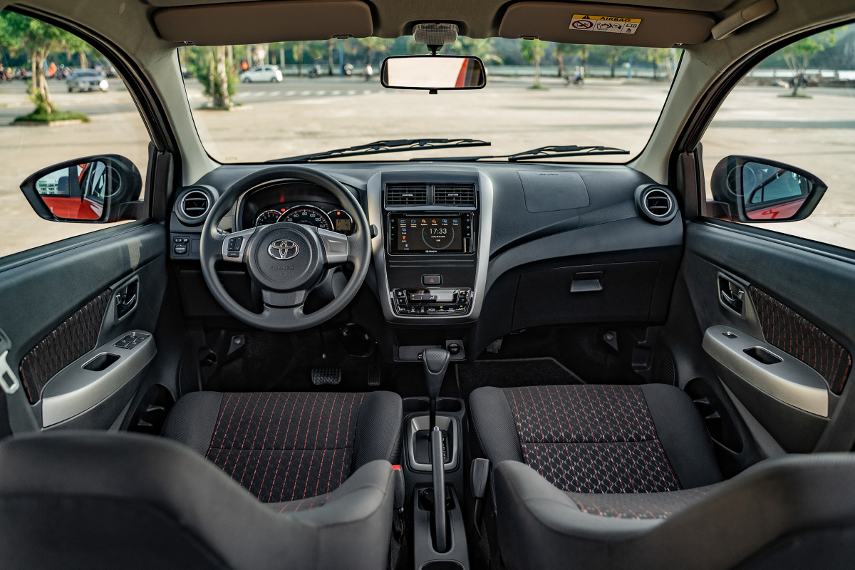 Khoang lái Toyota Wigo