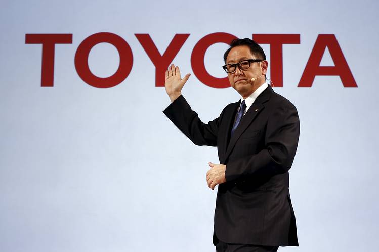 Ông Akio Toyoda, chủ tịch Toyota cho rằng việc loại bỏ động cơ đốt trong là không cần thiết