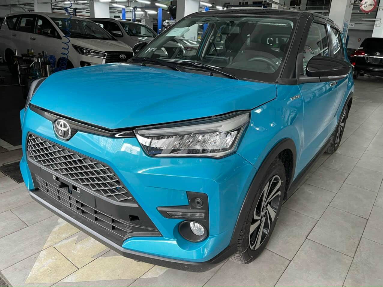Toyota Raize vốn lợi thế hơn về mức giá đồn đoán 530 triệu.