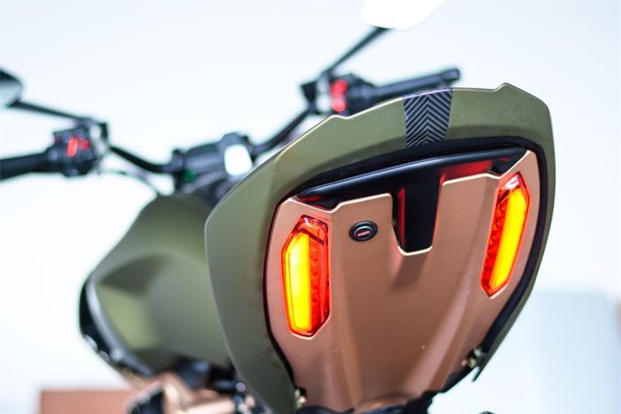 Chi-tiet-Ducati-Diavel-1260-Lamborghini-dau-tien-tai-Viet-Nam_11