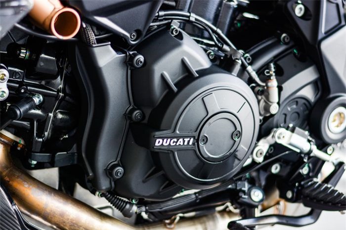 Chi-tiet-Ducati-Diavel-1260-Lamborghini-dau-tien-tai-Viet-Nam_12