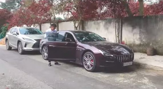 Matt Liu, bạn trai của Hương Giang, góp mặt với chiếc Maserati Quattroporte có giá hơn 7 tỷ đồng.
