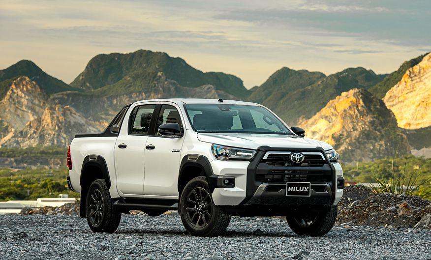 Toyota Hilux có xu hướng tăng doanh số trong tháng 11 nhờ bổ sung thêm trang bị công nghệ