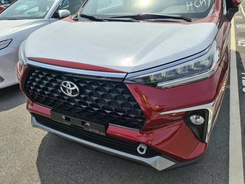 Toyota Veloz Cross sở hữu ngoại hình vuông vức, khoẻ khoắn và cao cấp