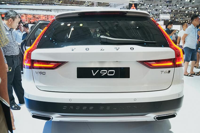 duoi-xe-Volvo-V90-Cross-C