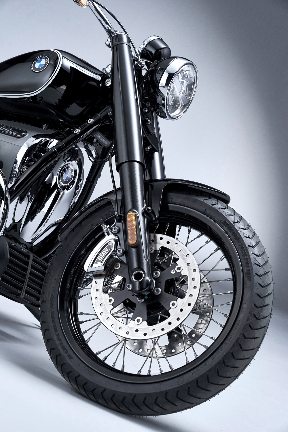 Siêu môtô BMW S1000RR độ dàn áo cá mập  Xe độ