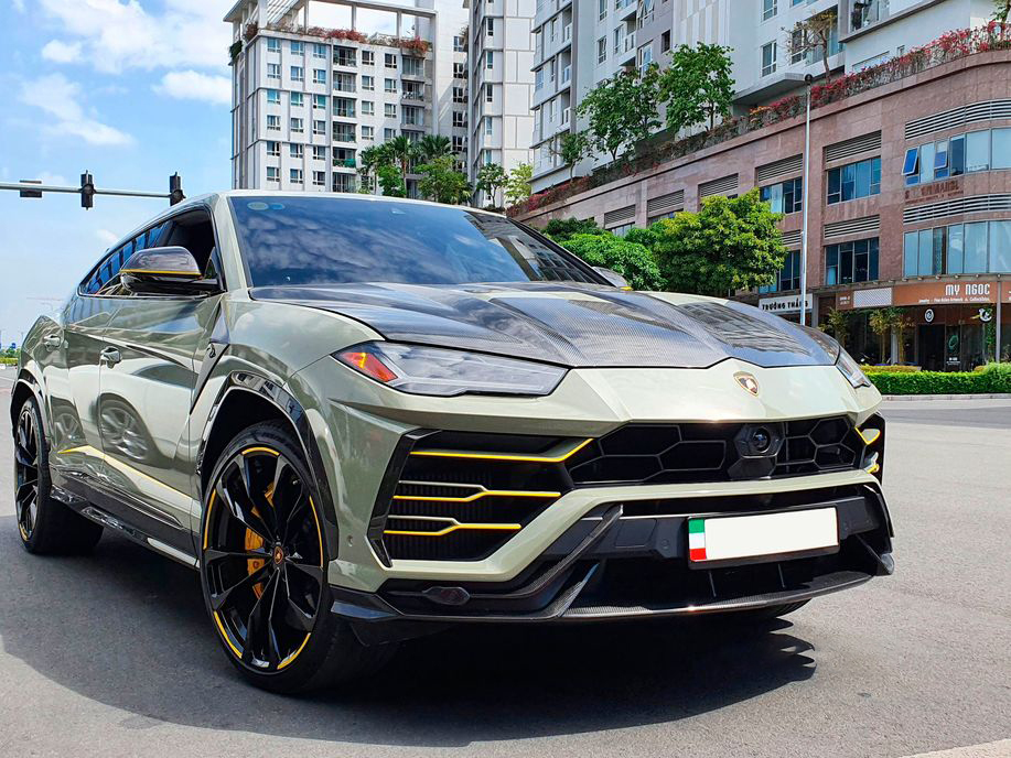 Lamborghini Urus độ gói TopCar Design, riêng tiền độ đã thừa mua được một  chiếc Camry