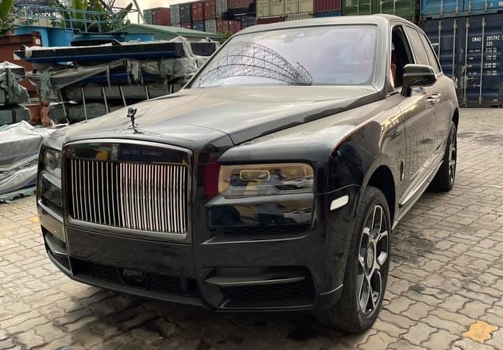 Rolls-Royce Cullinan Black Badge tiếp tục về nước để phục vụ nhà giàu Việt