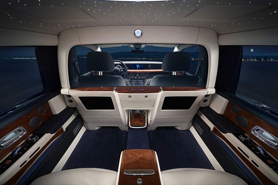 What are the special interior features of the Rolls Royce Phantom  Quora