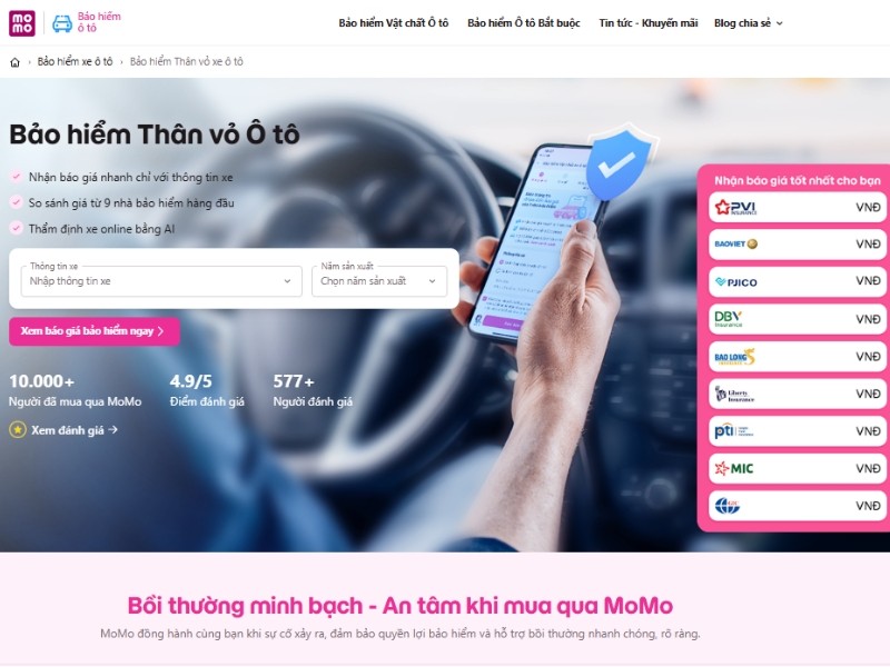 <em>Người dùng tra cứu và so sánh các gói bảo hiểm thân vỏ ô tô trên ứng dụng MoMo</em> 