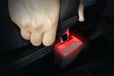 Sử dụng đèn LED để báo hiệu cho việc sử dụng dây an toàn trên ô tô
