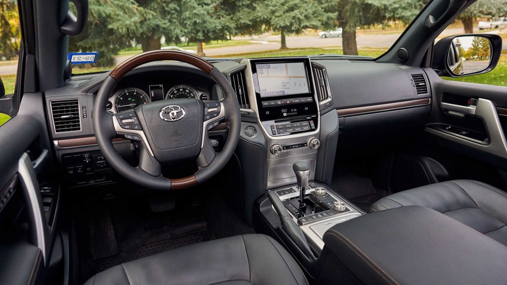 Toyota Land Cruiser 2022 giá lăn bánh thông số hình ảnh  trả góp