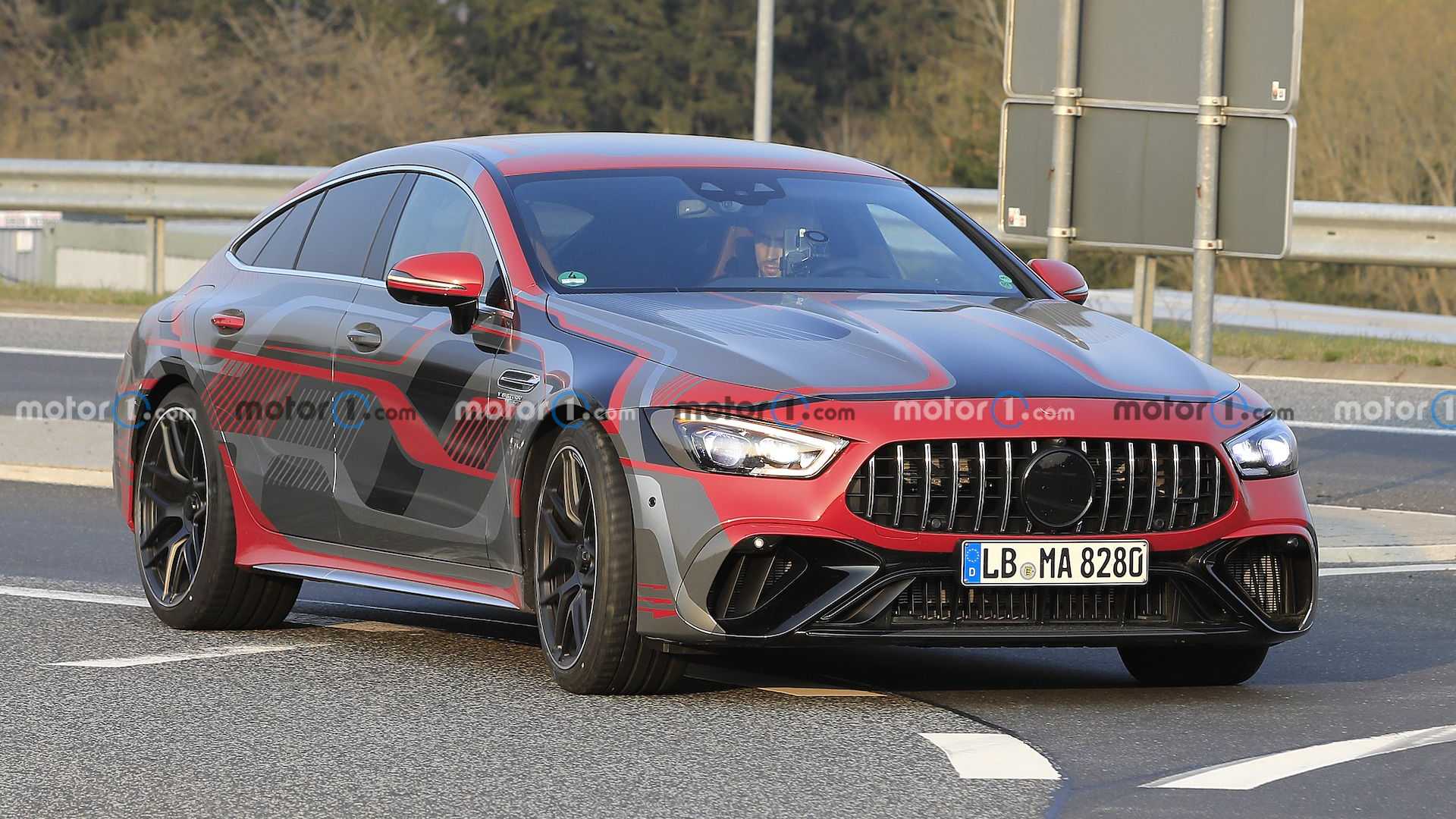 Mercedes AMG GT 73e - siêu xe hybrid hé lộ những hình ảnh chạy thử đầu tiên