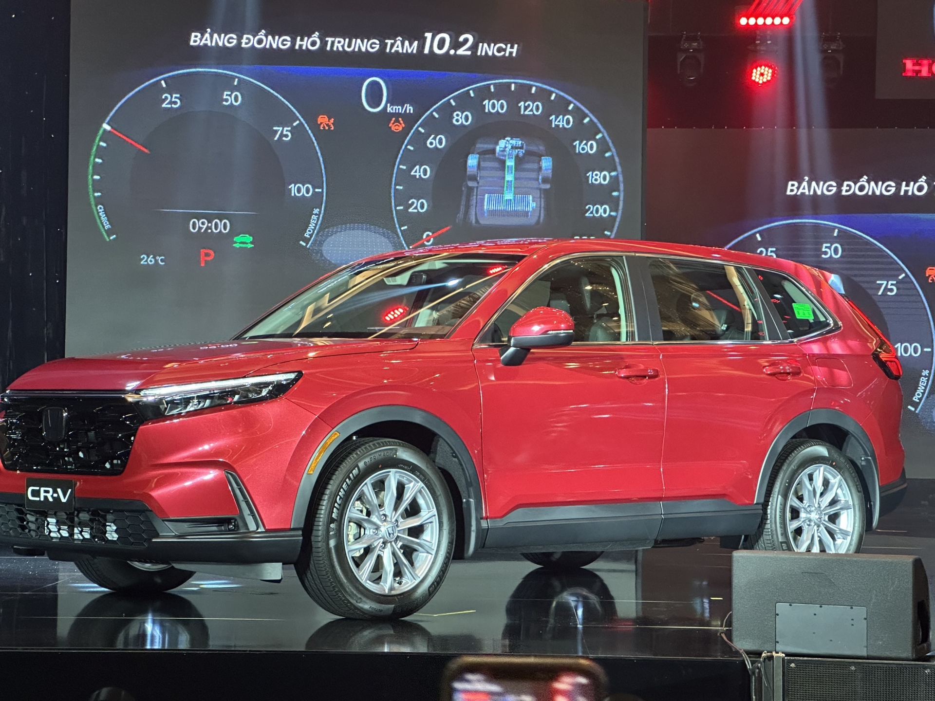4-diem-khac-biet-lon-giua-honda-cr-v-cu-va-moi-09