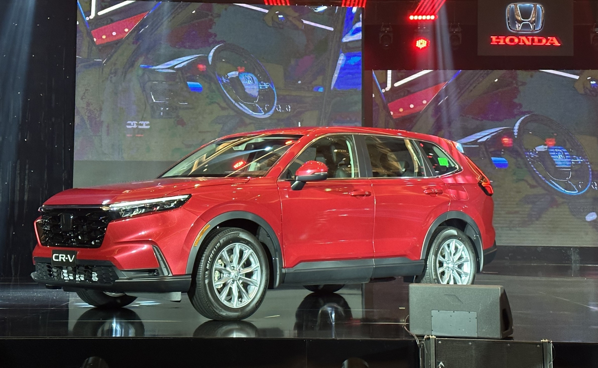 4-diem-khac-biet-lon-giua-honda-cr-v-cu-va-moi-10
