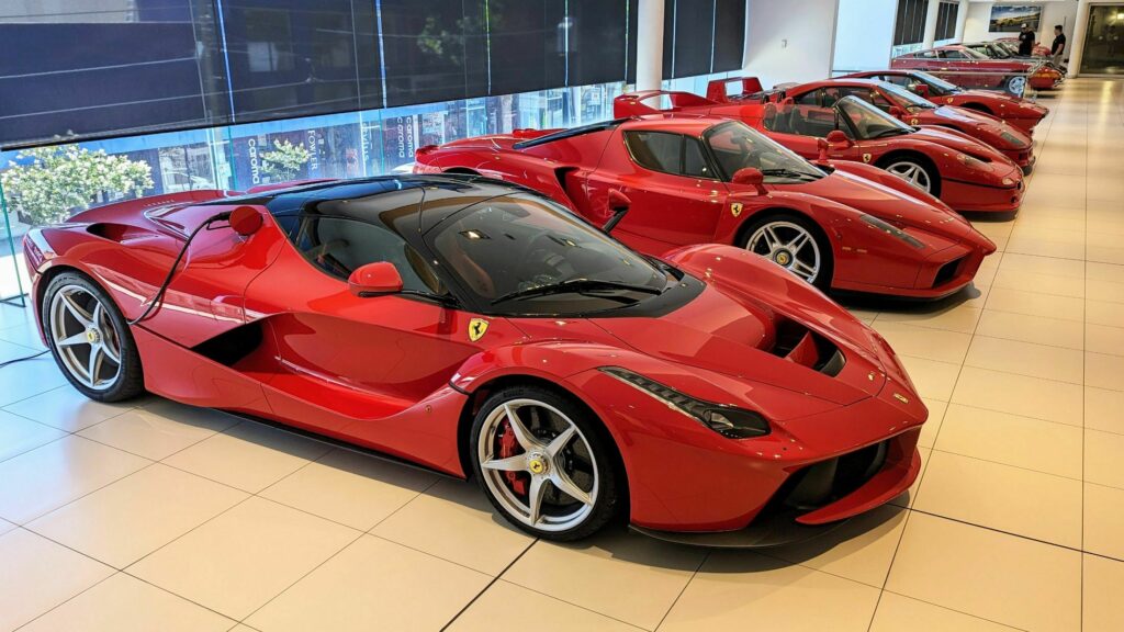 https___www.carscoops.comhttps___www.carscoops.com