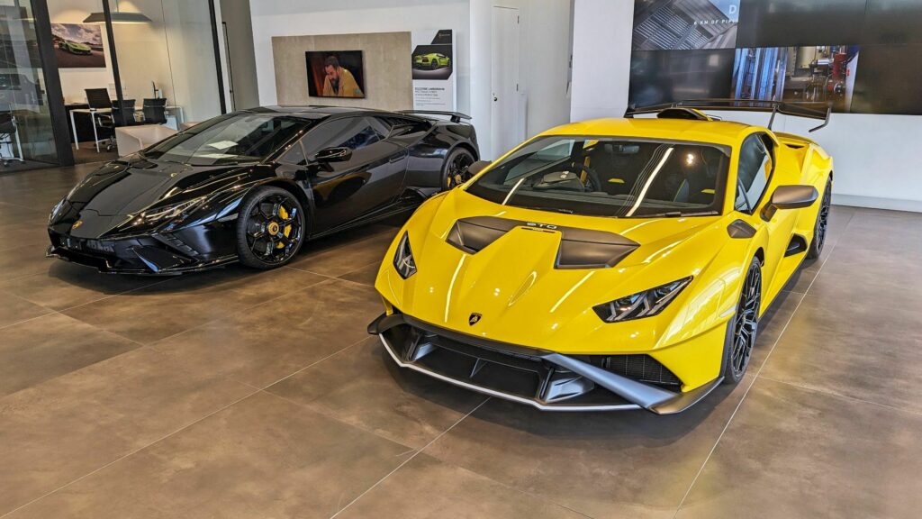 https___www.carscoops.comhttps___www.carscoops.com