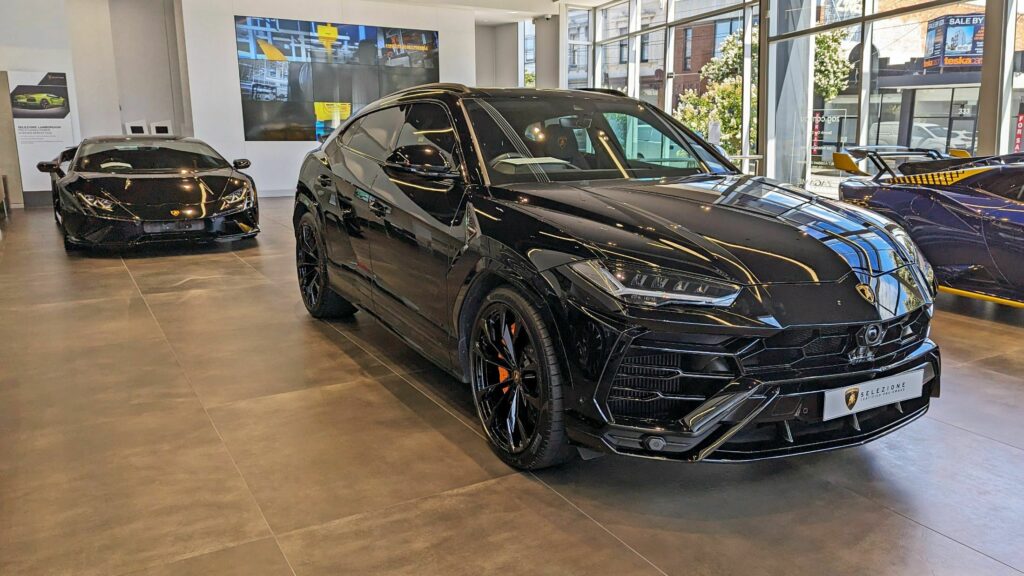 https___www.carscoops.comhttps___www.carscoops.com