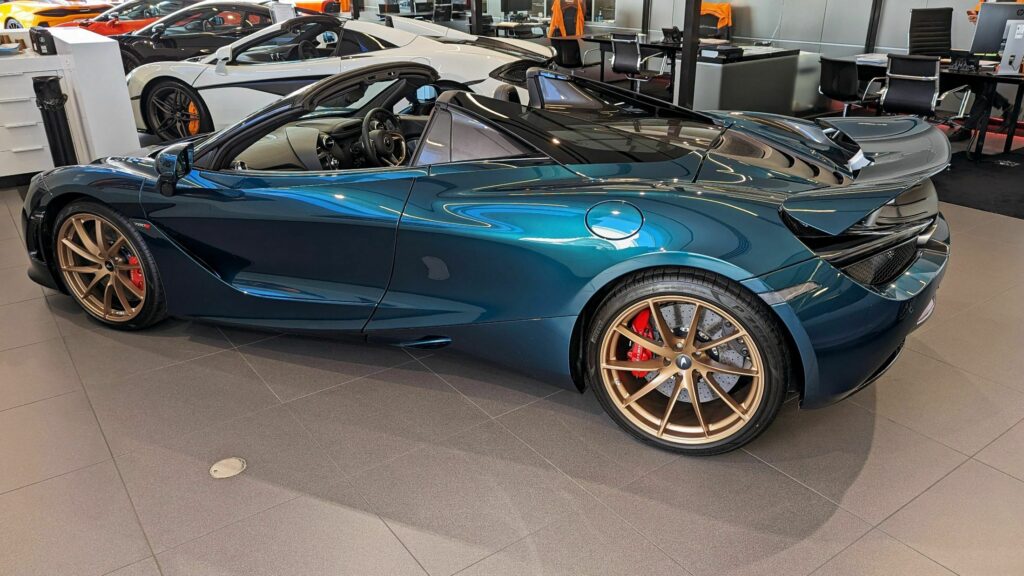 https___www.carscoops.comhttps___www.carscoops.com