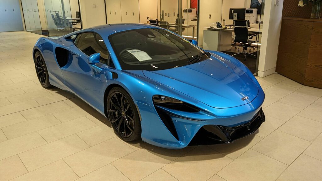 https___www.carscoops.comhttps___www.carscoops.com