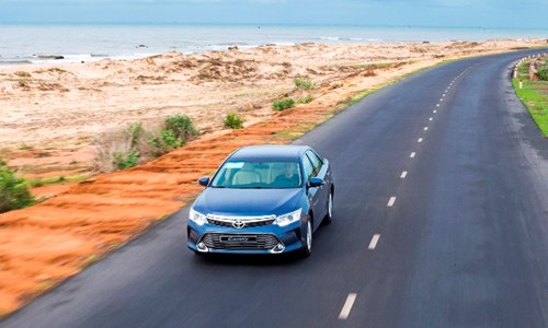 Toyota_Camry_2.0E_9