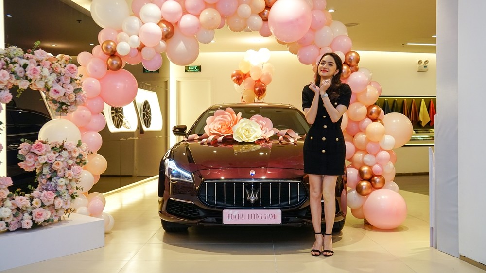 Maserati 8 tỷ của Hương Giang
