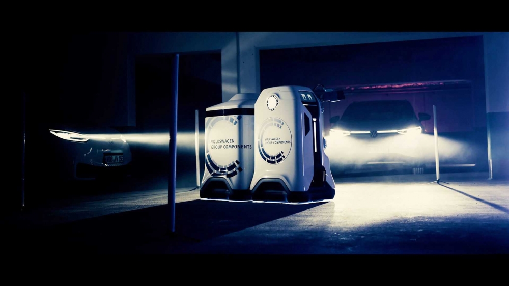 Hình ảnh hiếm hoi về Project Tritiny cùng robot sạc điện của VW