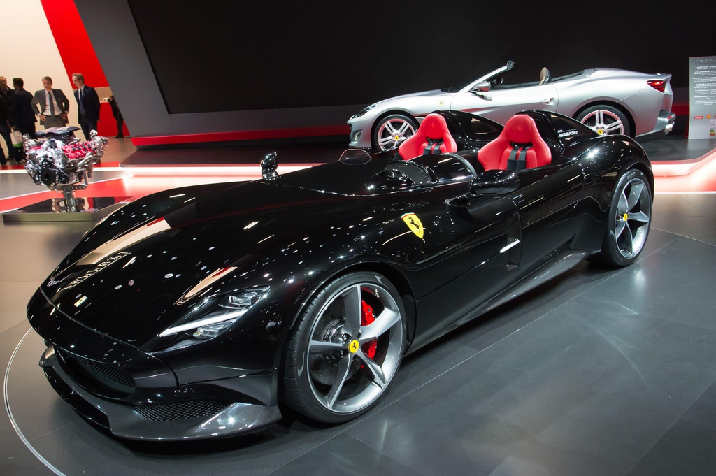 Siêu xe Ferrari Monza SP2 trị giá hơn 1,9 triệu USD