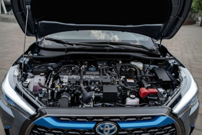 Động cơ hybrid Toyota Corolla Cross (có dải chrome xanh)