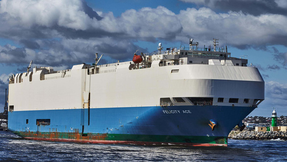Tàu chở hàng Felicity Ace mang cơ Panama chở hơn 4.000 xe sang, siêu xe