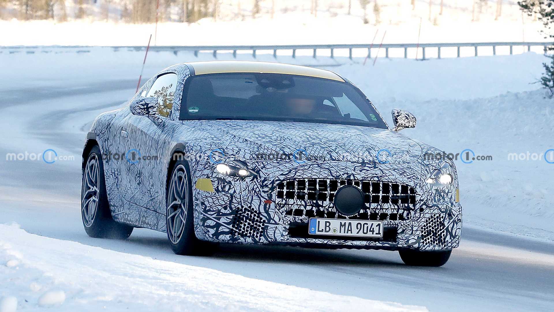 Mercedes-AMG GT thử nghiệm xuất hiện vào hồi tháng 01/2022