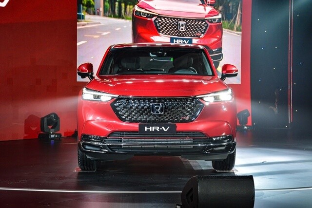 640-Honda-HRV-2022-phan-dau-xe