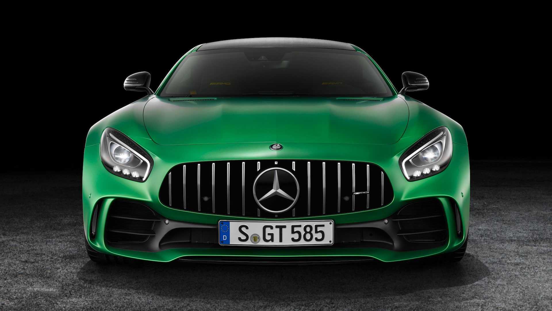 amg-gt-r-2016-studio-exterior-amg-green-hell-magno