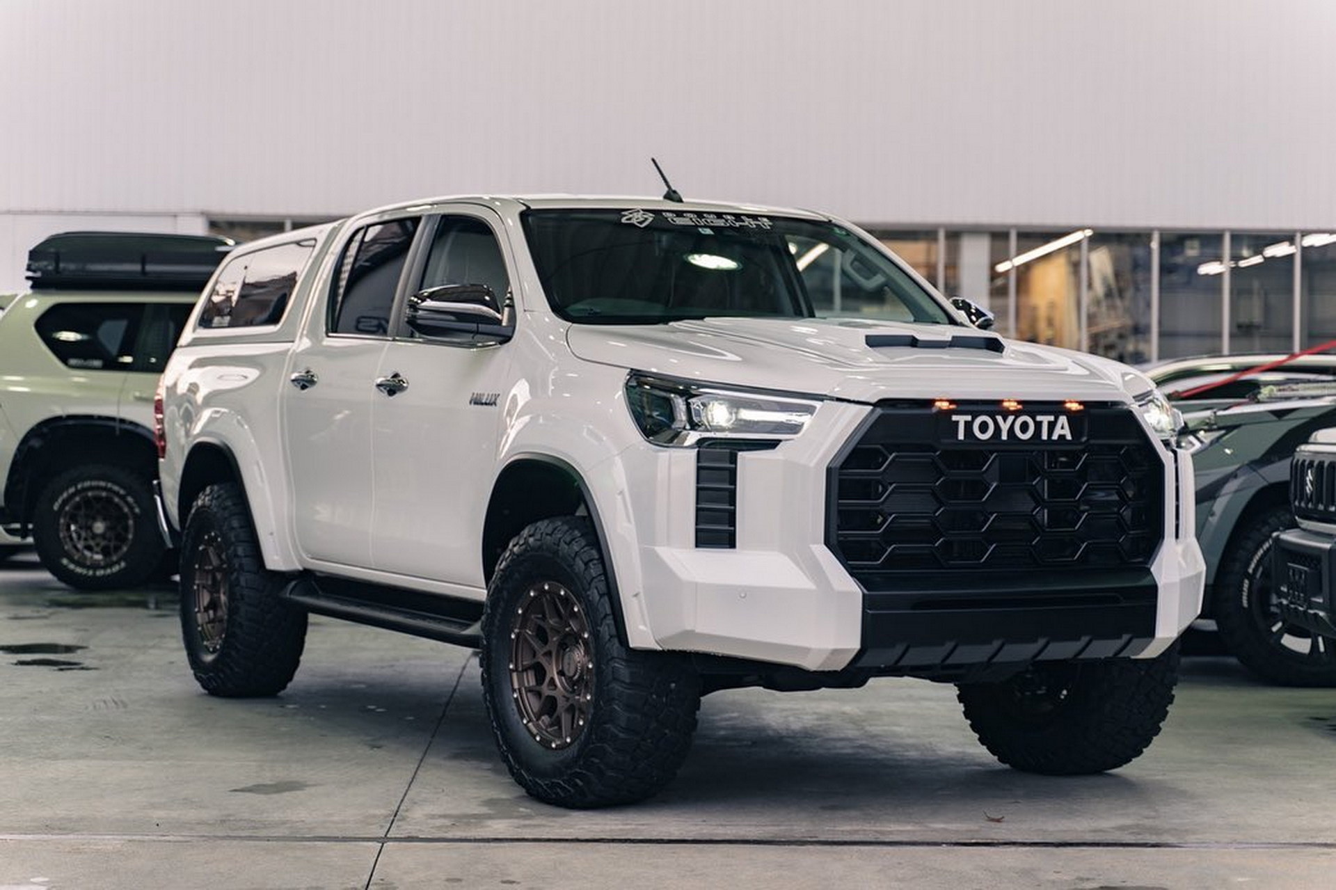 GMG-88-Toyota-Hilux-With-Tundra-Face-12
