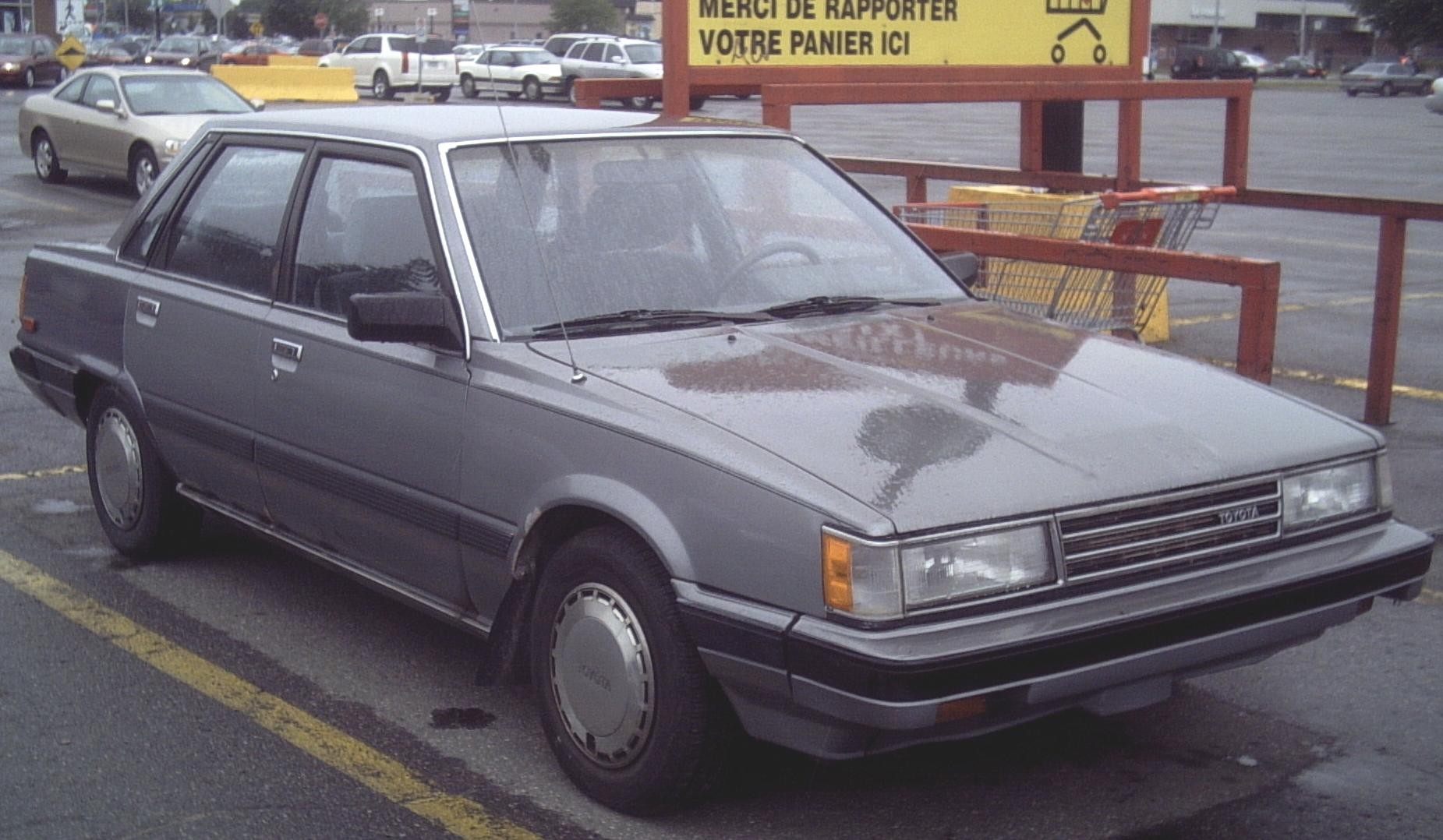 Toyota Camry thế hệ đầu tiên (1982 - 1986)