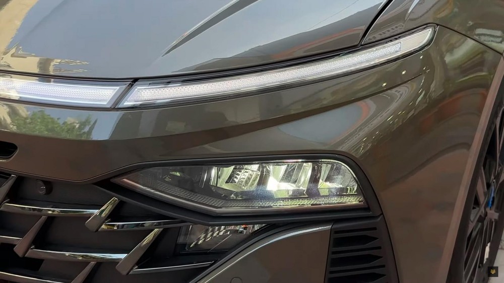 Hệ thống đèn 2 tầng của Hyundai Accent 2023 bản SX (O) Turbo số sàn