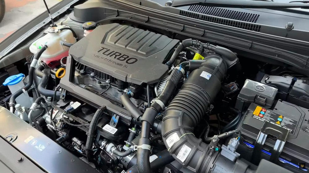 Động cơ của Hyundai Accent 2023 bản SX (O) Turbo số sàn
