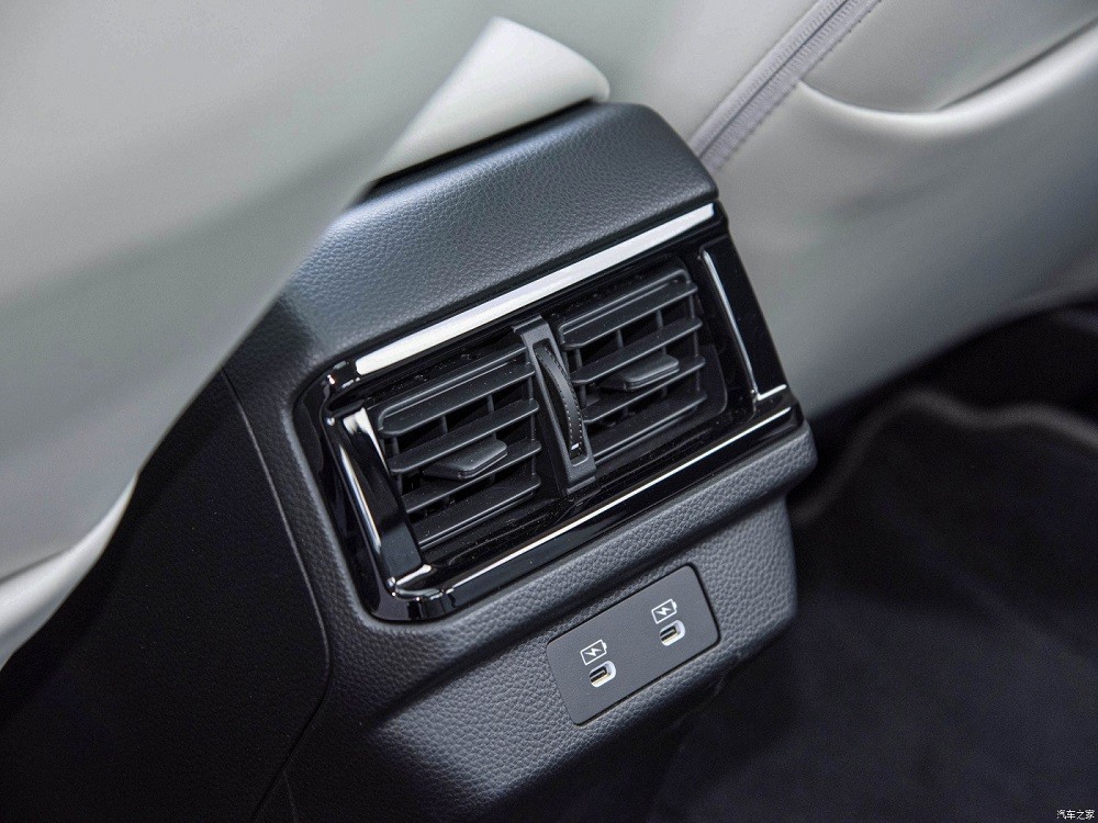 Cửa gió điều hòa ở hàng ghế sau của Honda Accord e:PHEV 2023