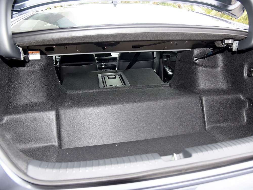 Khoang hành lý của Honda Accord e:PHEV 2023