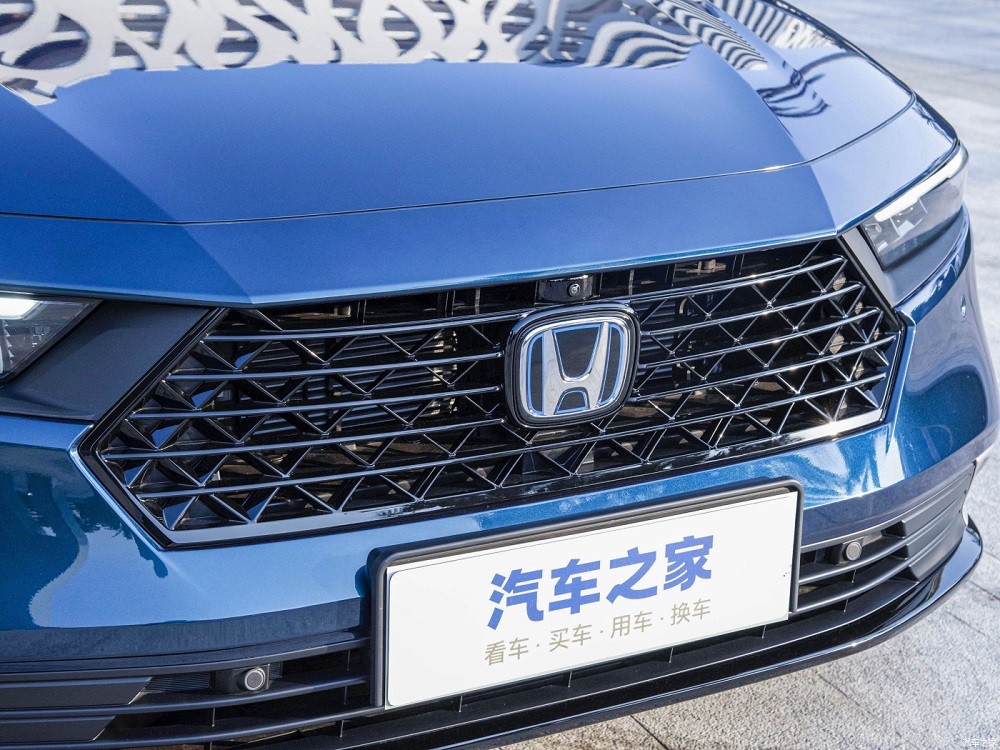 Cận cảnh đầu xe của Honda Accord e:PHEV 2023