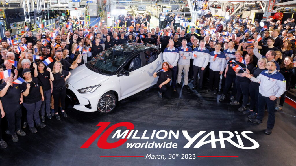Toyota vừa chế tạo chiếc xe Yaris thứ 10 triệu sau 25 năm sản xuất
