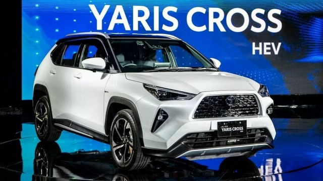 Toyota Yaris Cross 2023 vừa ra mắt tại Indonesia