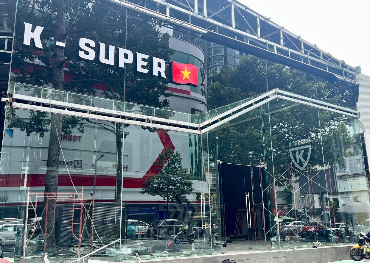 Showroom K-Super của Phan Công Khanh đang bị dỡ bỏ