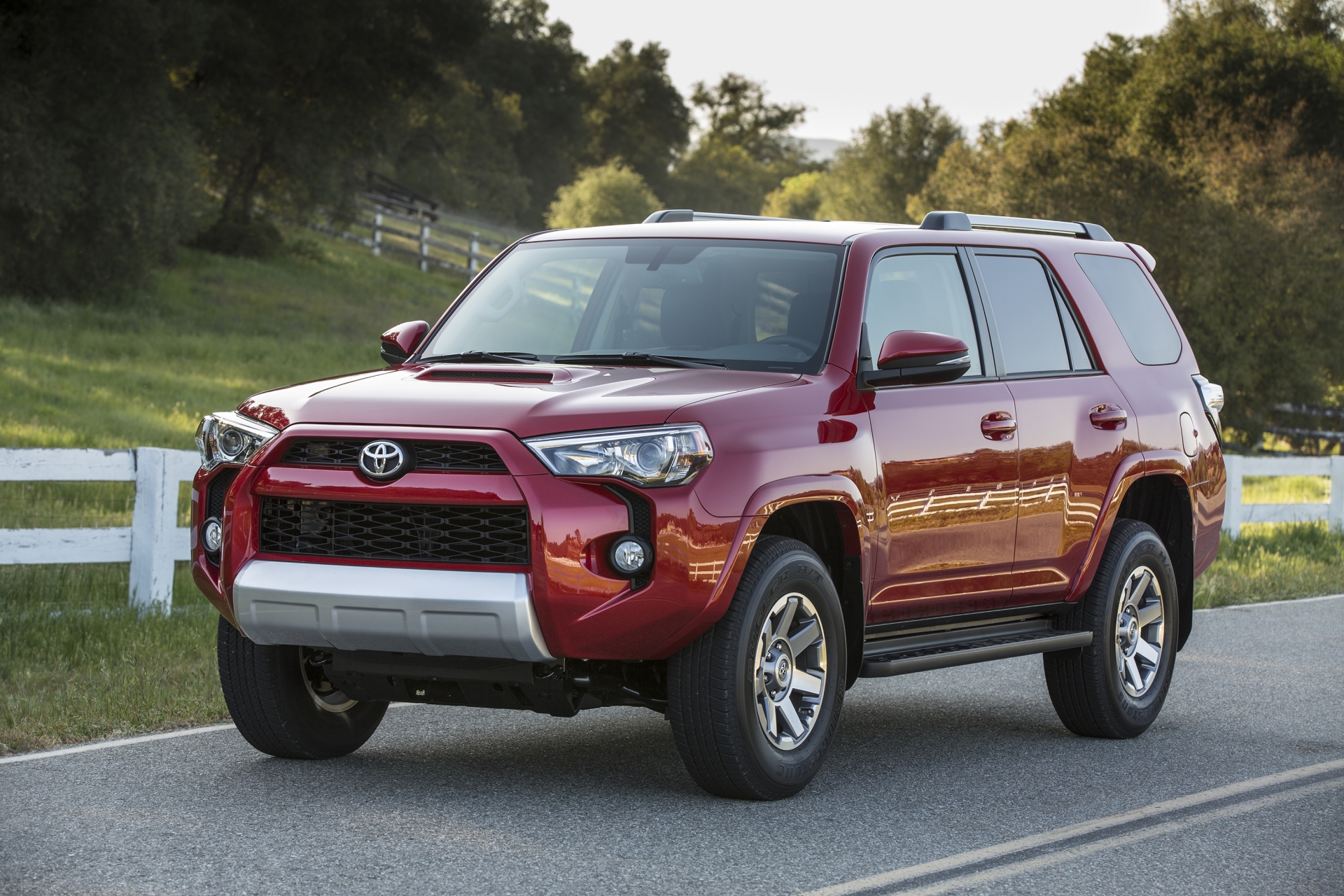 2014_Toyota_4Runner_004