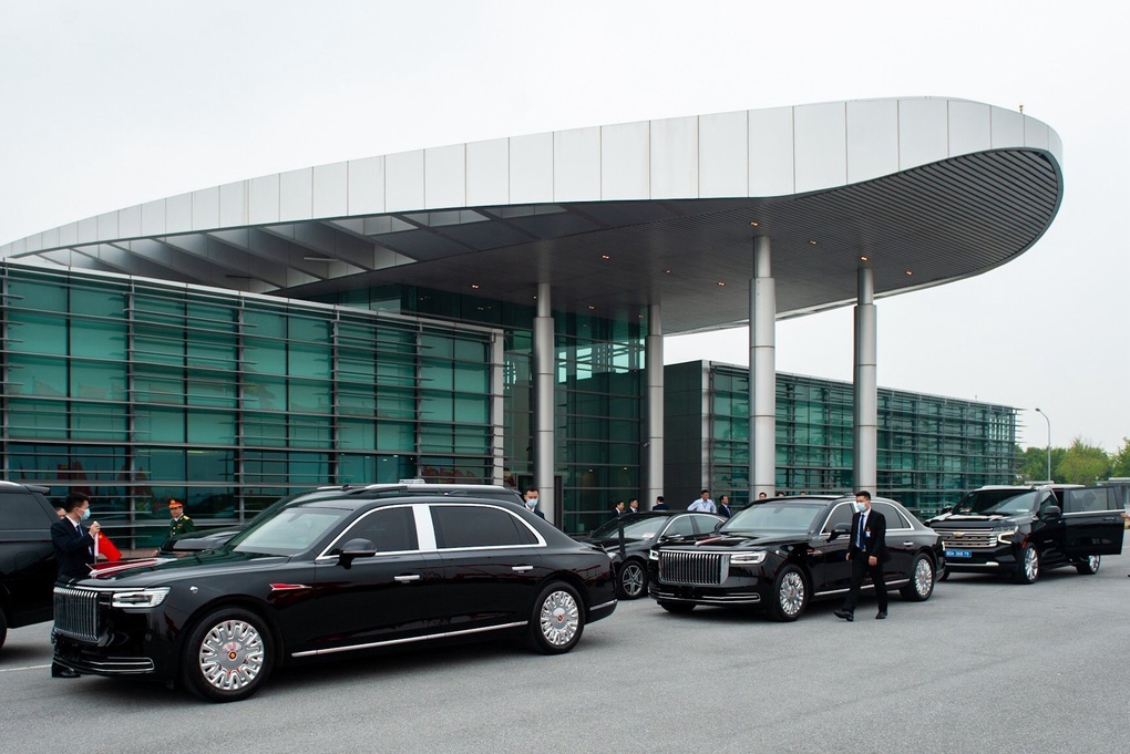 Dàn xe limousine chở Chủ tịch Trung Quốc trong chuyến thăm Việt Nam