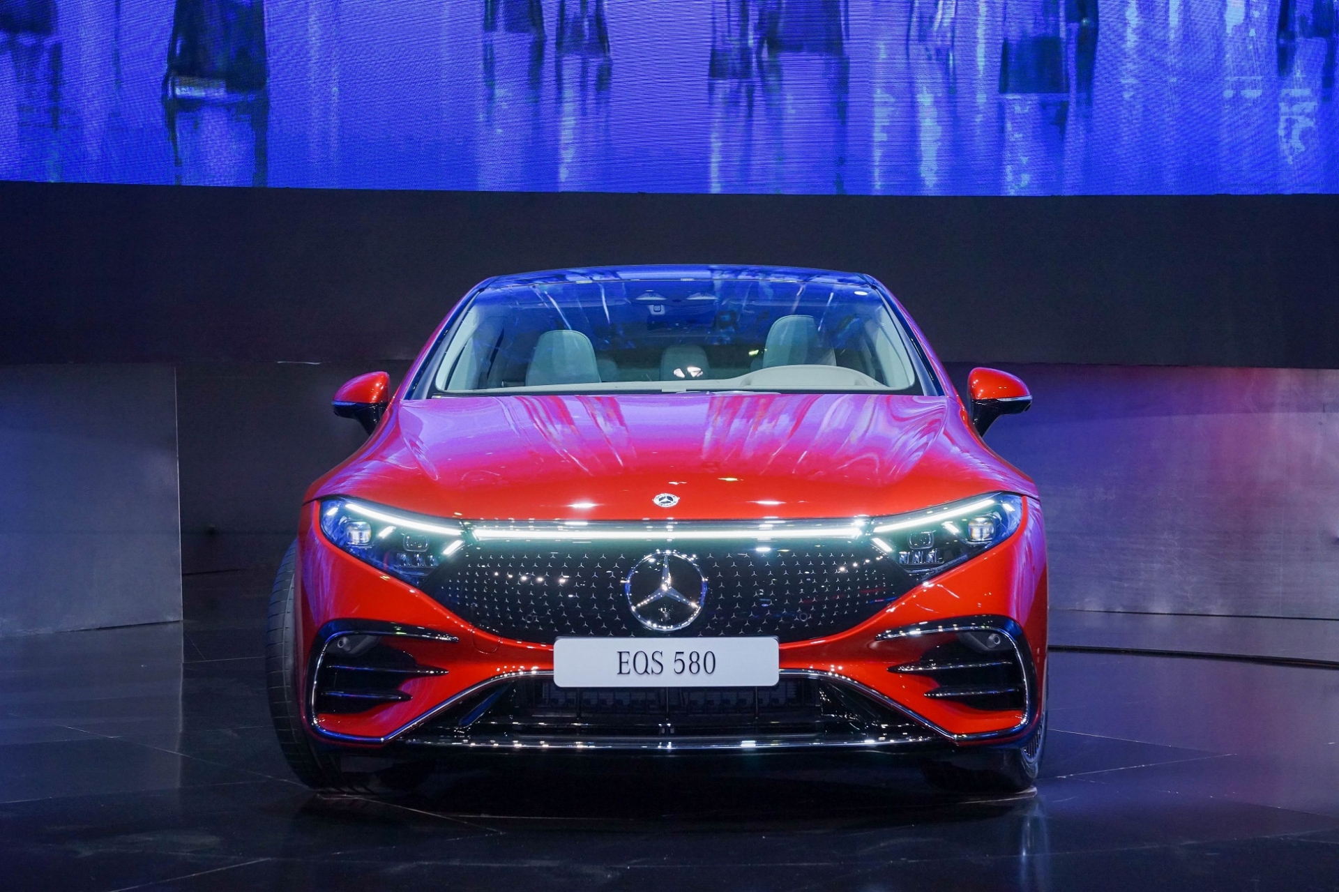 mercedes-benz-eqs-2023-8