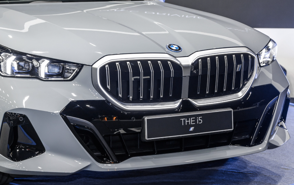 Tên gọi dòng xe BMW i5 - phiên bản chạy điện của 5-Series