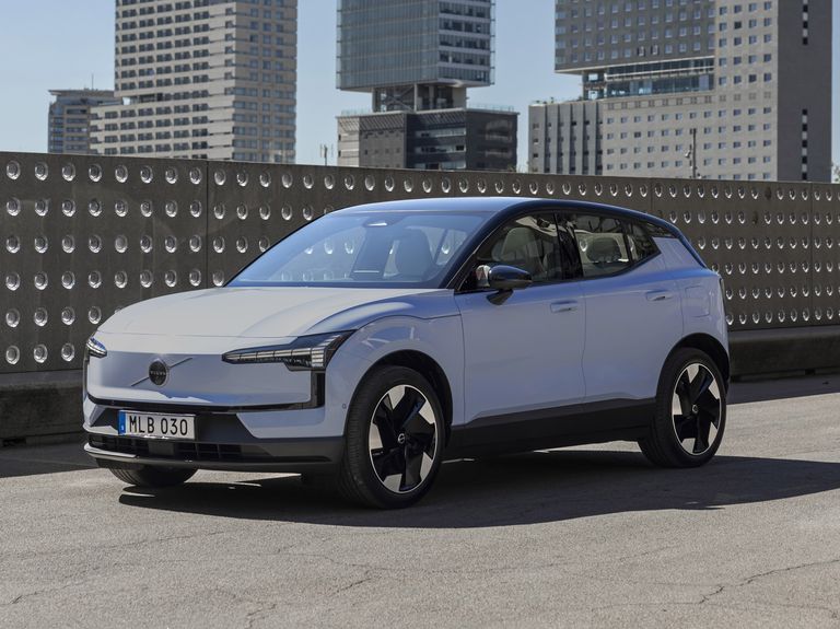 2025-volvo-ex30-119-65426351615ff