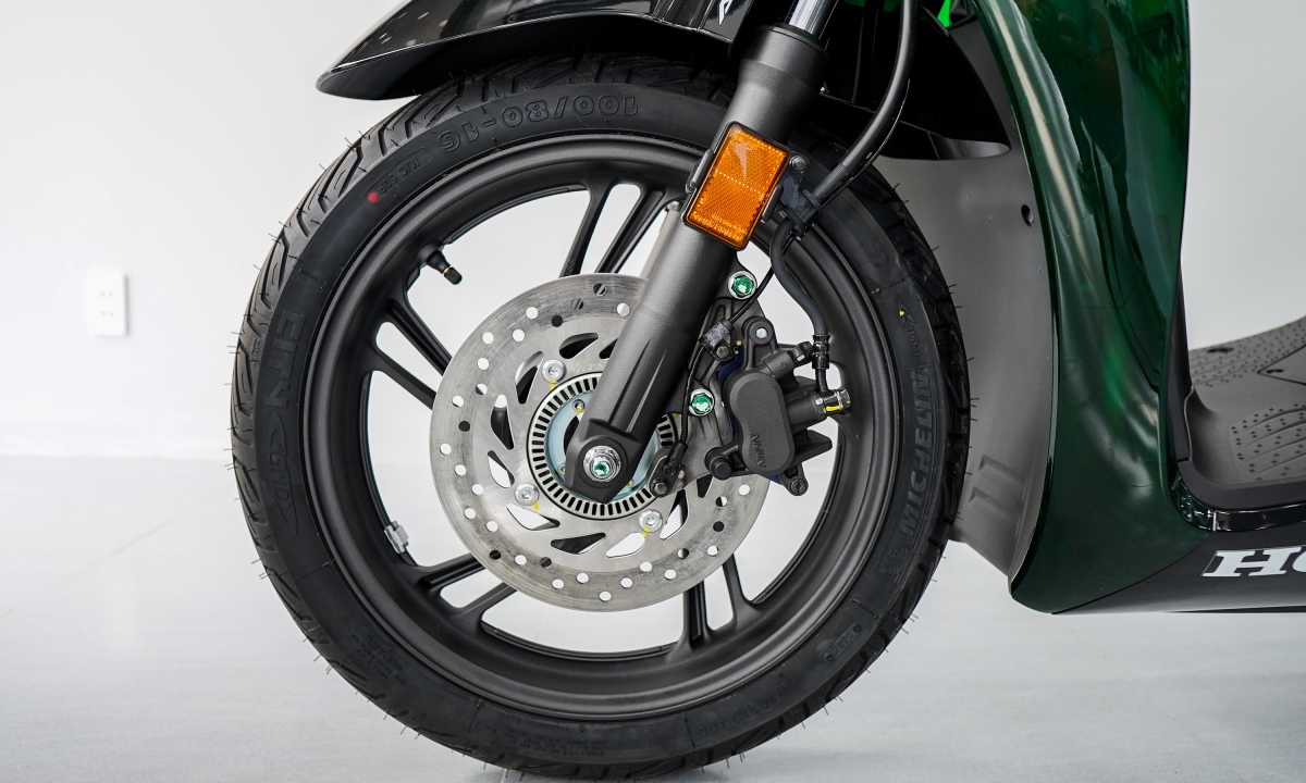 Honda-SH-Vetro-Vnexpress-11-14-2203-2622-1717563154