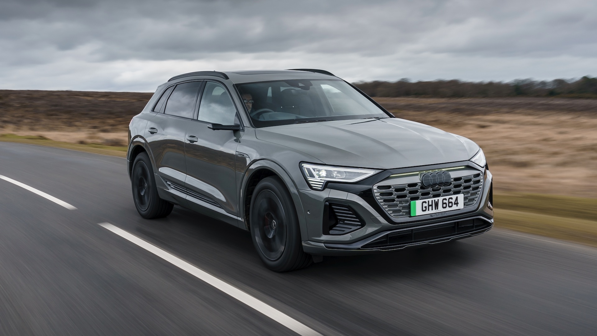 SUV điện Audi Q8 e-tron đứng trước nguy cơ 